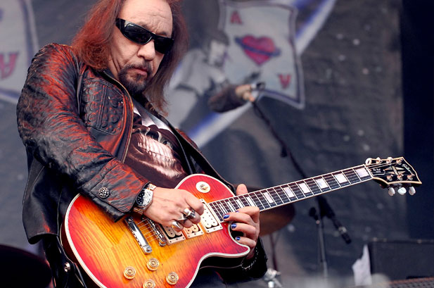 Ace Frehley (ex-KISS): „Paul Stanley a devenit propria sa parodie”